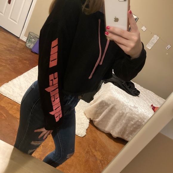 Graphic Cropped Hoodie - Picture 4 of 5